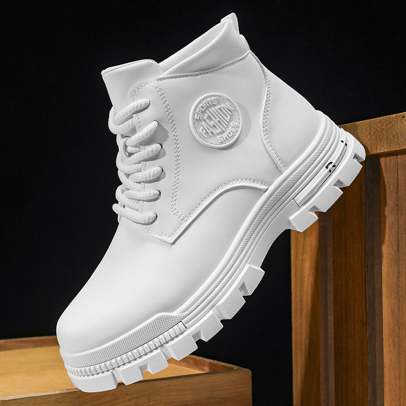 Men Solid White Leather  Comba - Outdoor Adventure Shoes 评论和价格