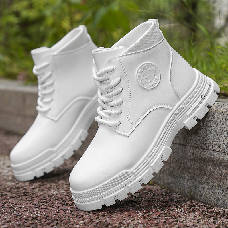 Men Solid White Leather  Comba - Outdoor Adventure Shoes 评论和价格